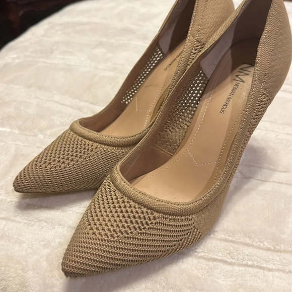 Neiman Marcus Sochi stretch knit pumps high heel - size 8.5 - Picture 2 of 8